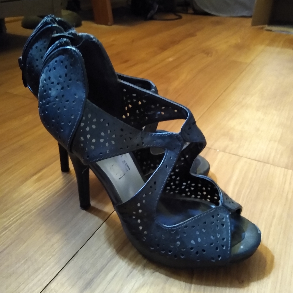 🎉HOST PICK 🎉 Madeline Black heels